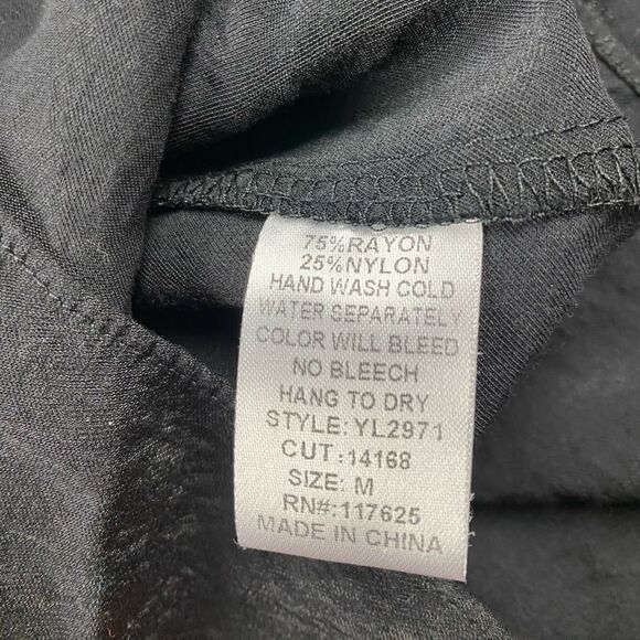 🪦 Carolina Williamson Black off the shoulder ruffle thin mini dress size medium - Picture 9 of 9